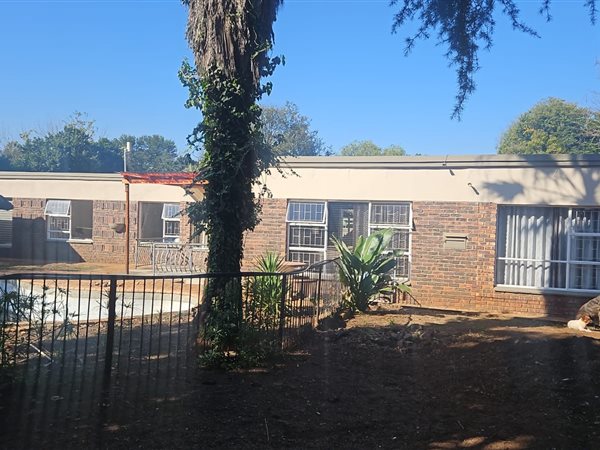 4 Bedroom House 4 Bedroom House