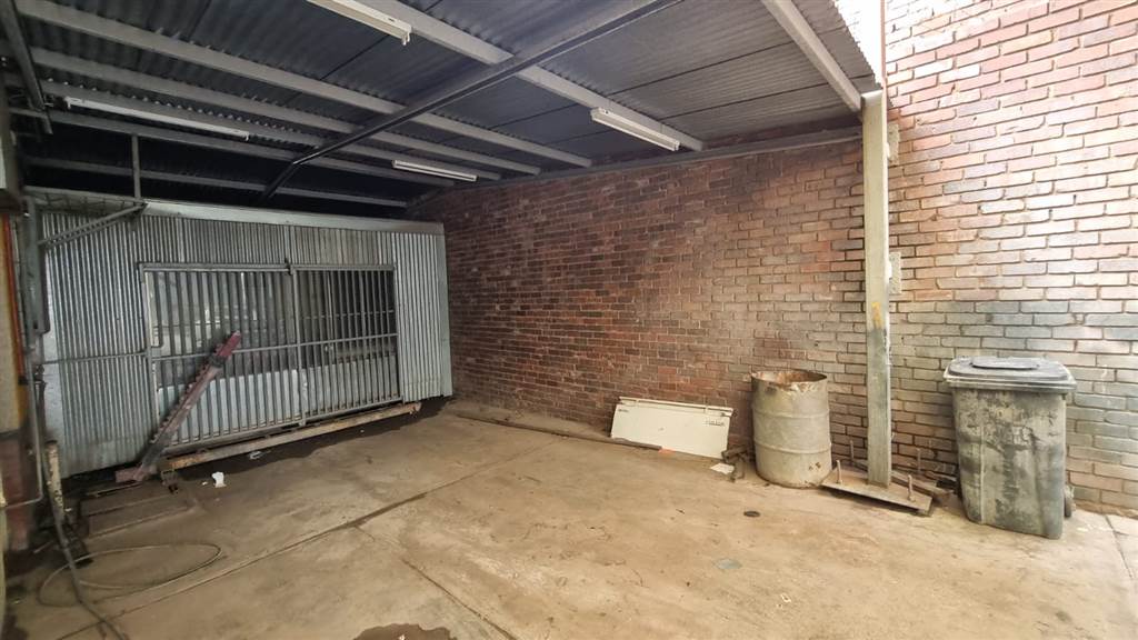 1036  m² Commercial space in Pretoria West photo number 16