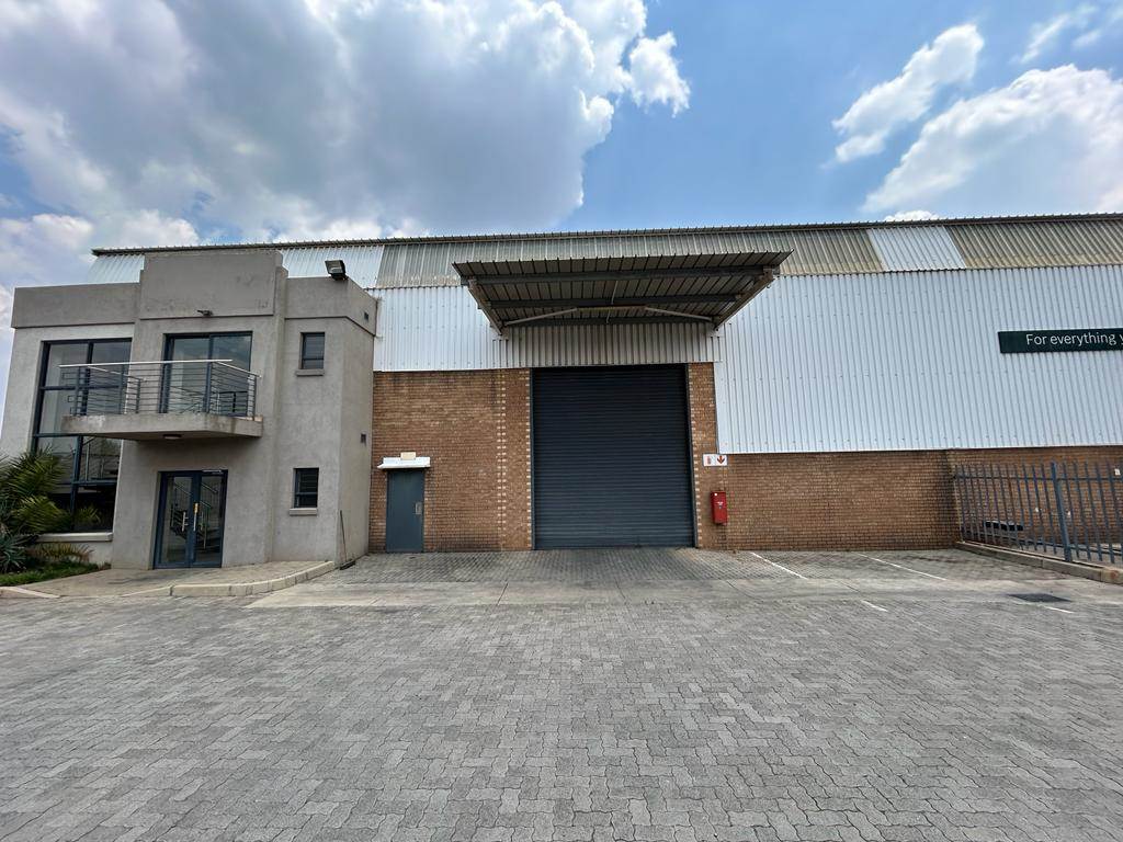 691  m² Industrial space in Bartlett photo number 1