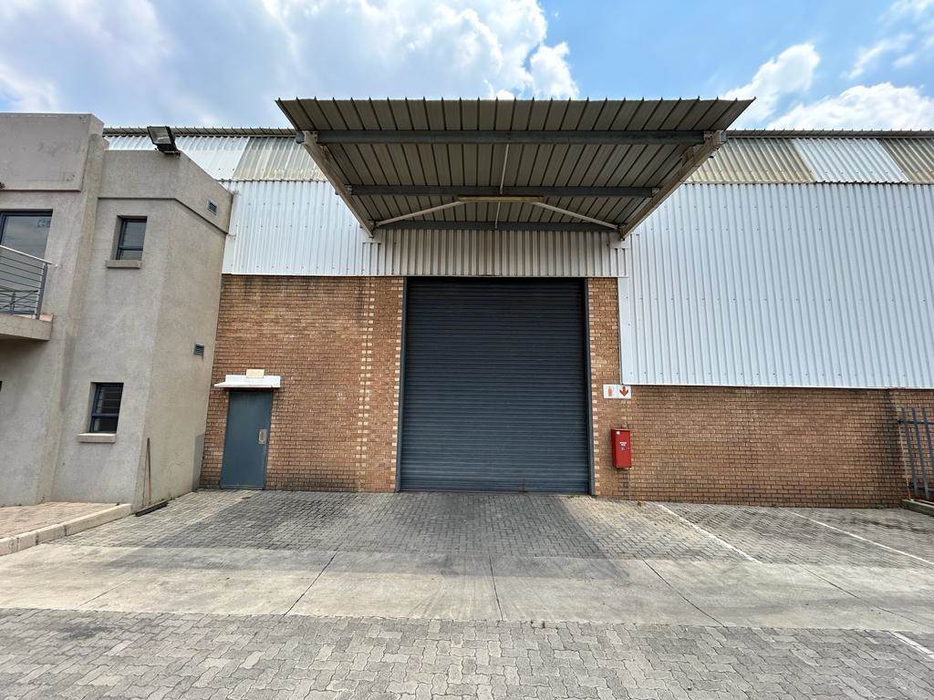691  m² Industrial space in Bartlett photo number 2