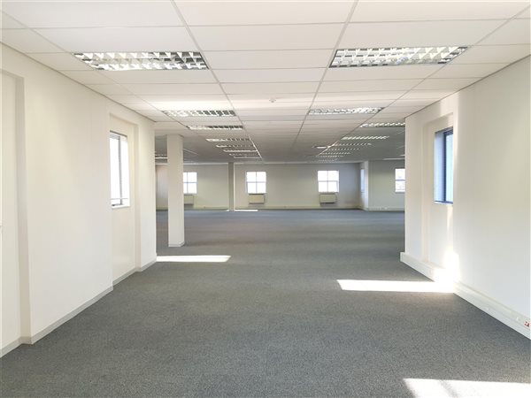 423  m² Office Space