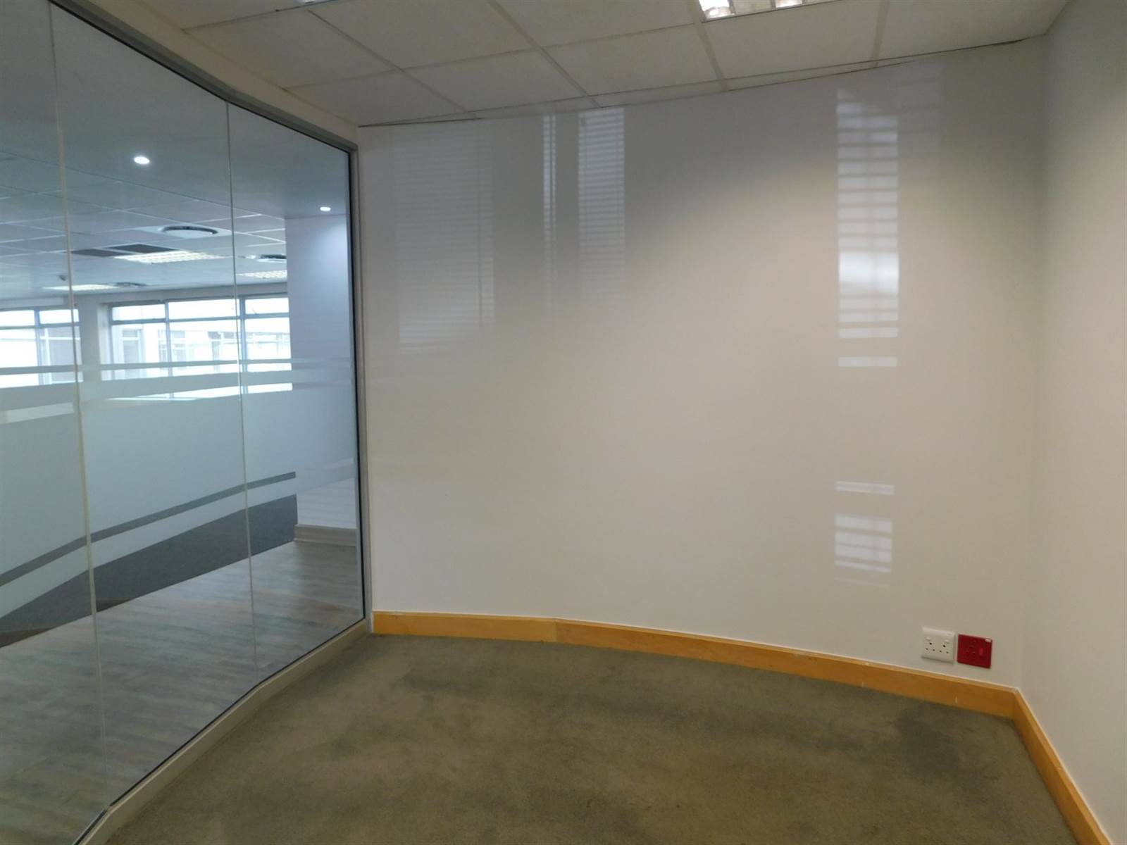 938  m² Office Space in Illovo photo number 13