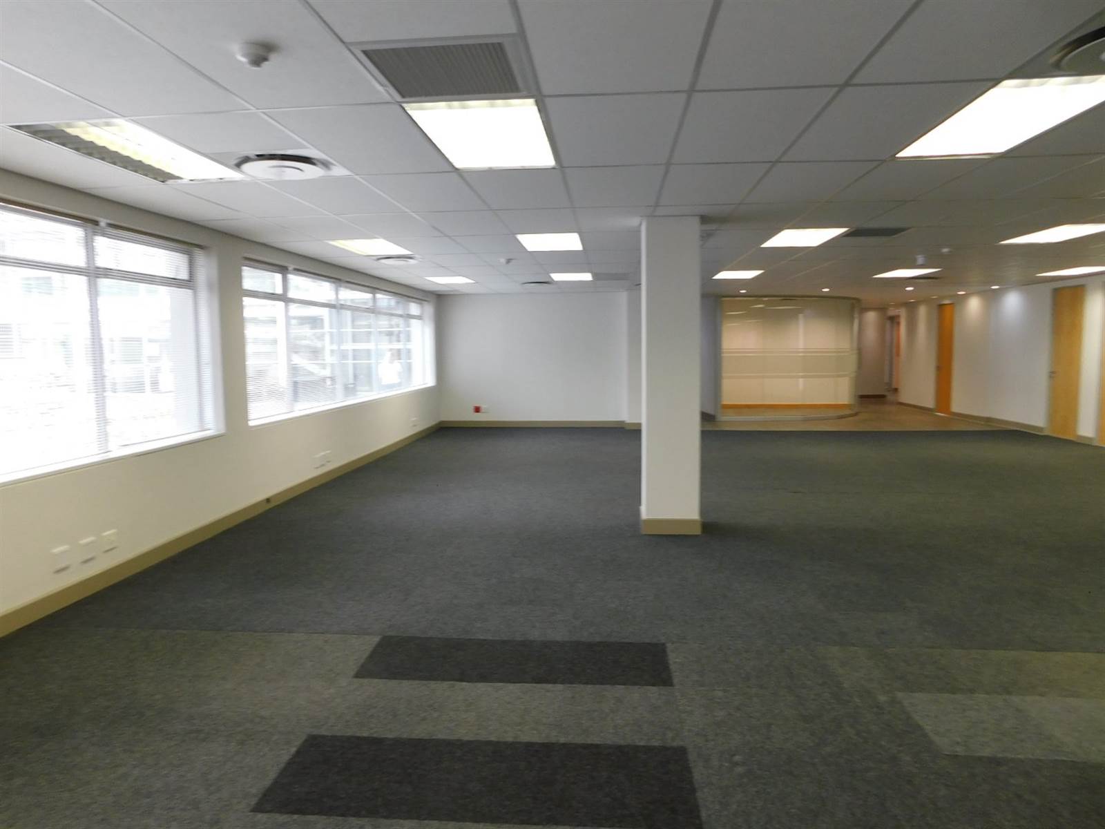 938  m² Office Space in Illovo photo number 6