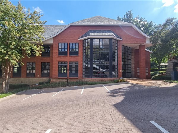 397  m² Commercial space in Bryanston East