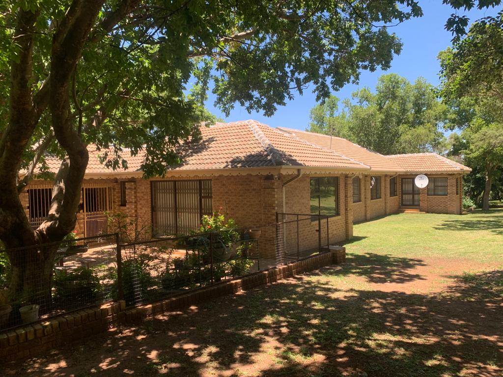 2.3 ha Smallholding in Hartbeesfontein photo number 10