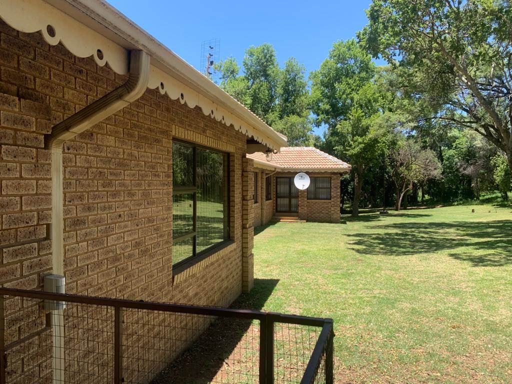 2.3 ha Smallholding in Hartbeesfontein photo number 6