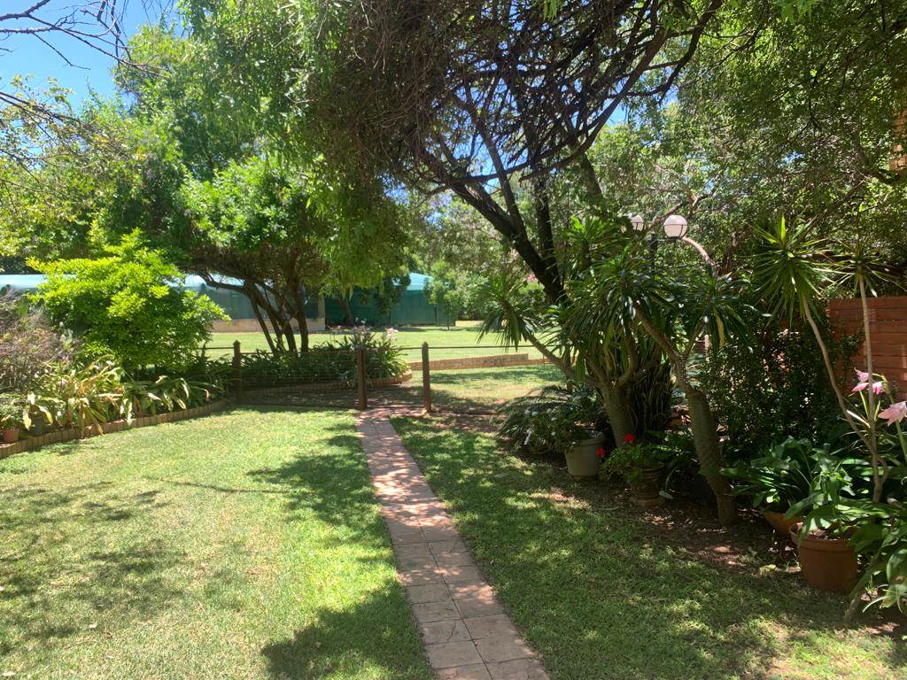 2.3 ha Smallholding in Hartbeesfontein photo number 9