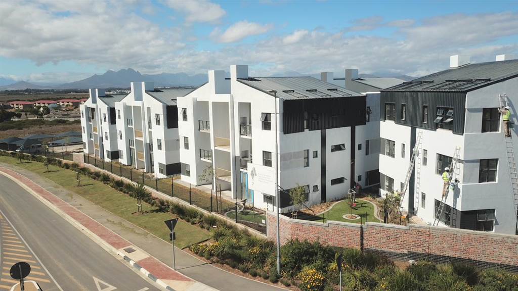 3 Bed Townhouse in Durbanville Central photo number 1