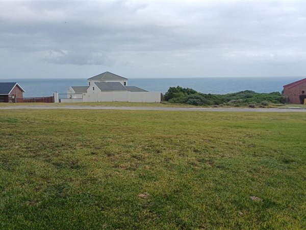 743 m² Land