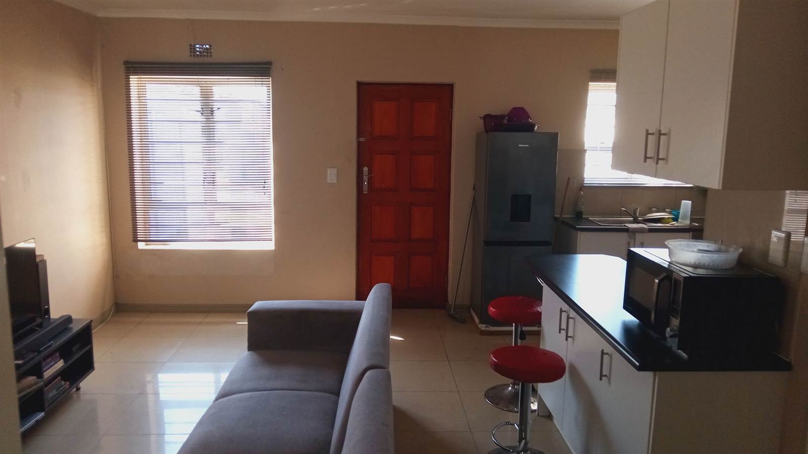 2 Bed House in Kalkfontein photo number 8