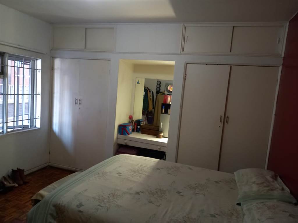 1 Bed House in Durban CBD photo number 3