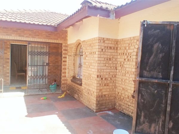 6 Bed House in Louis Trichardt