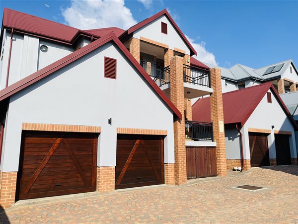 3 Bed Apartment in Heritage Hill