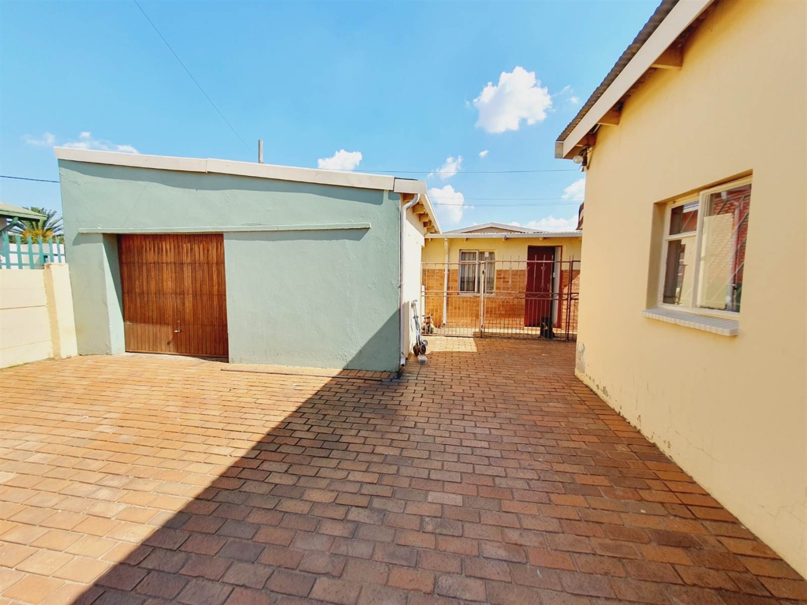 3 Bed House in Lenasia photo number 15
