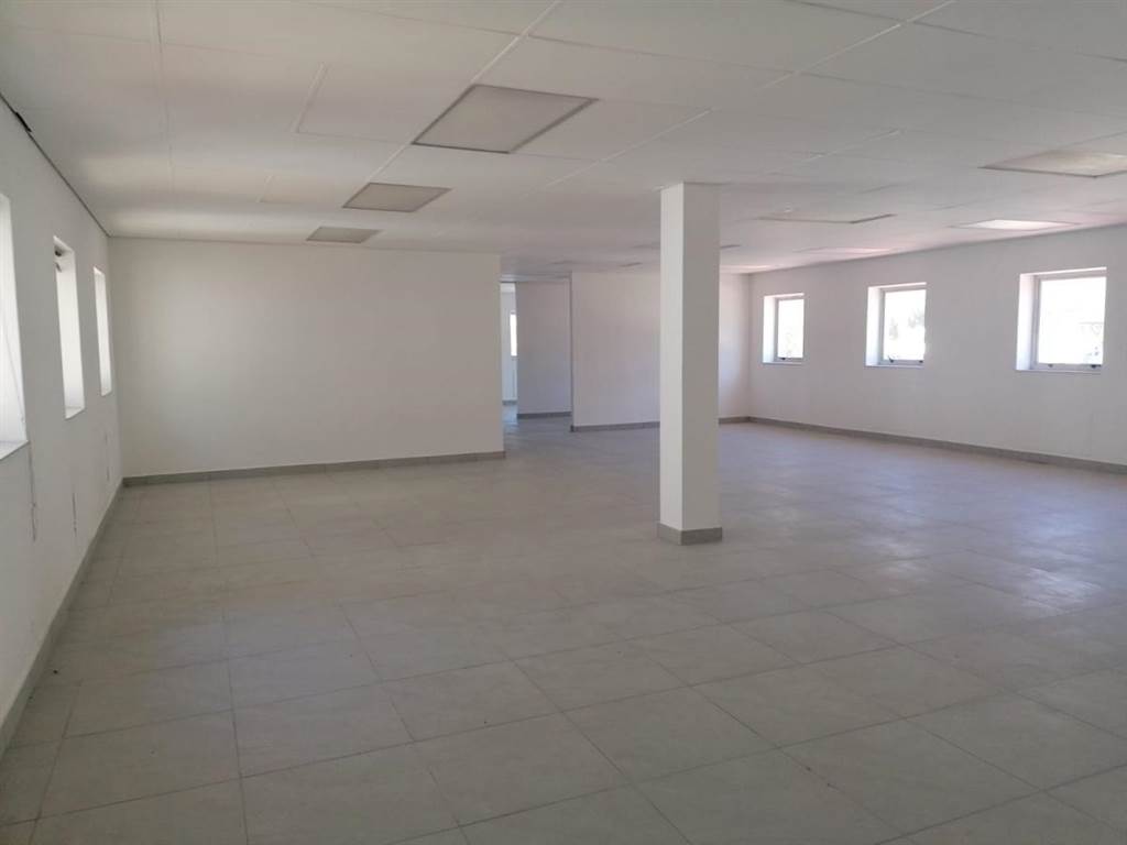 1177.7  m² Commercial space in Paarl Central West photo number 20