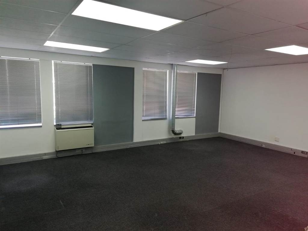 1177.7  m² Commercial space in Paarl Central West photo number 12