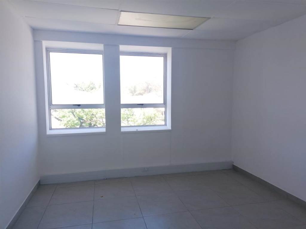 1177.7  m² Commercial space in Paarl Central West photo number 22