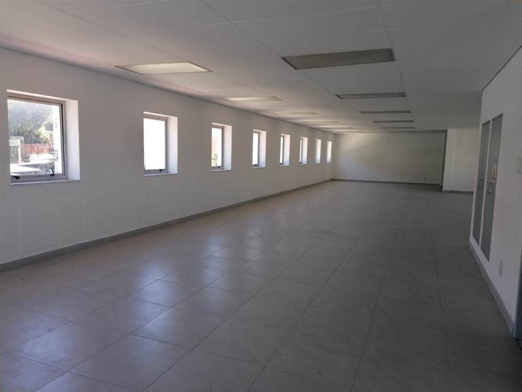 1177.7  m² Commercial space in Paarl Central West photo number 10