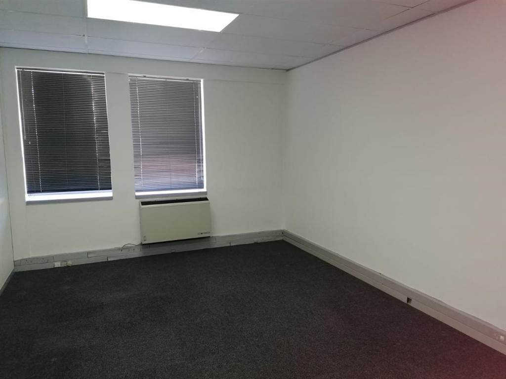 1177.7  m² Commercial space in Paarl Central West photo number 21