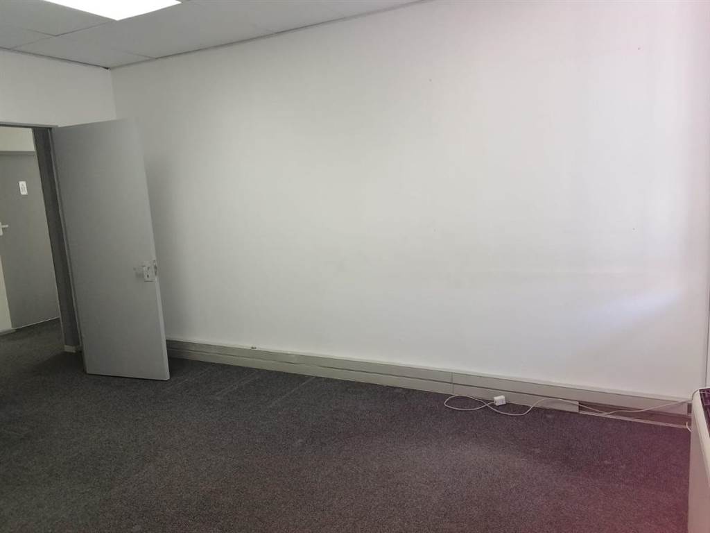 1177.7  m² Commercial space in Paarl Central West photo number 15