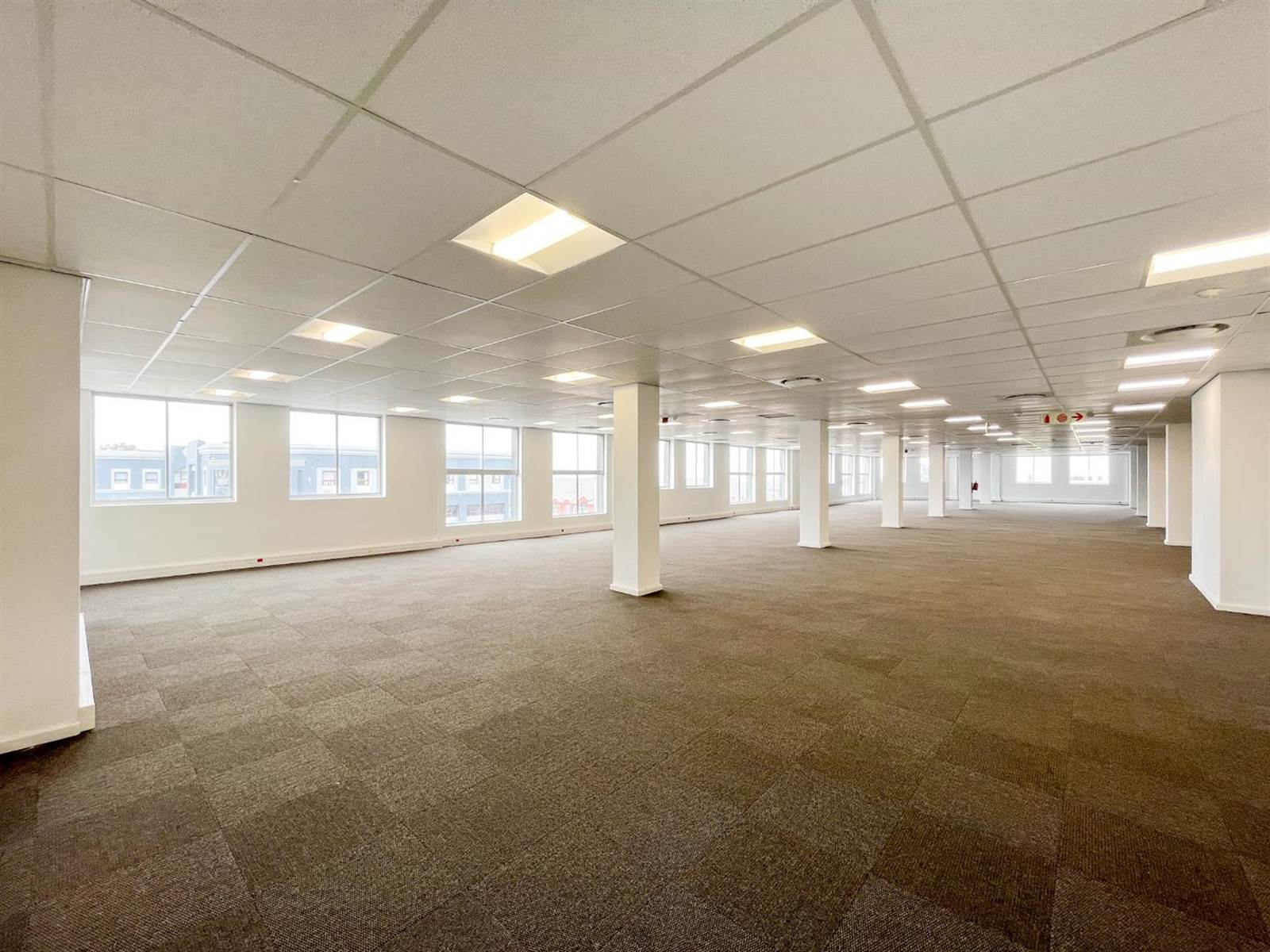 630  m² Office Space in Oakdale photo number 4