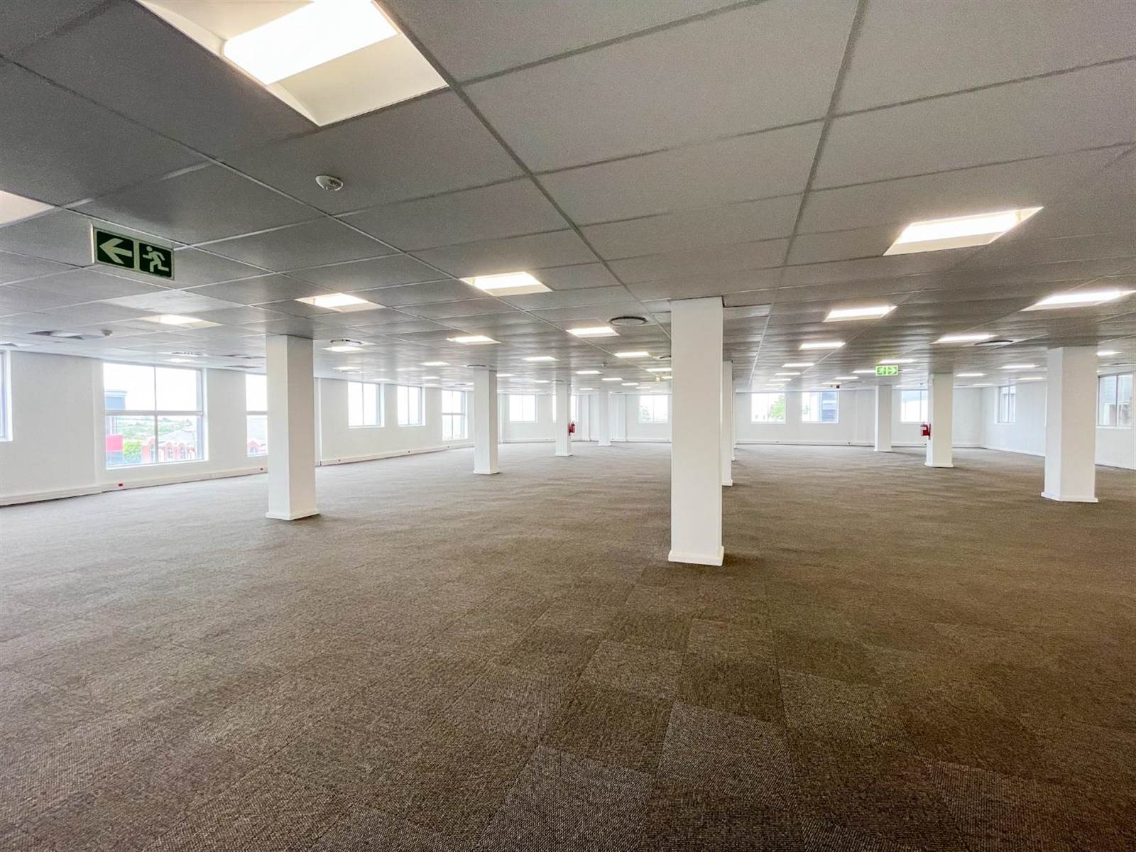 630  m² Office Space in Oakdale photo number 9