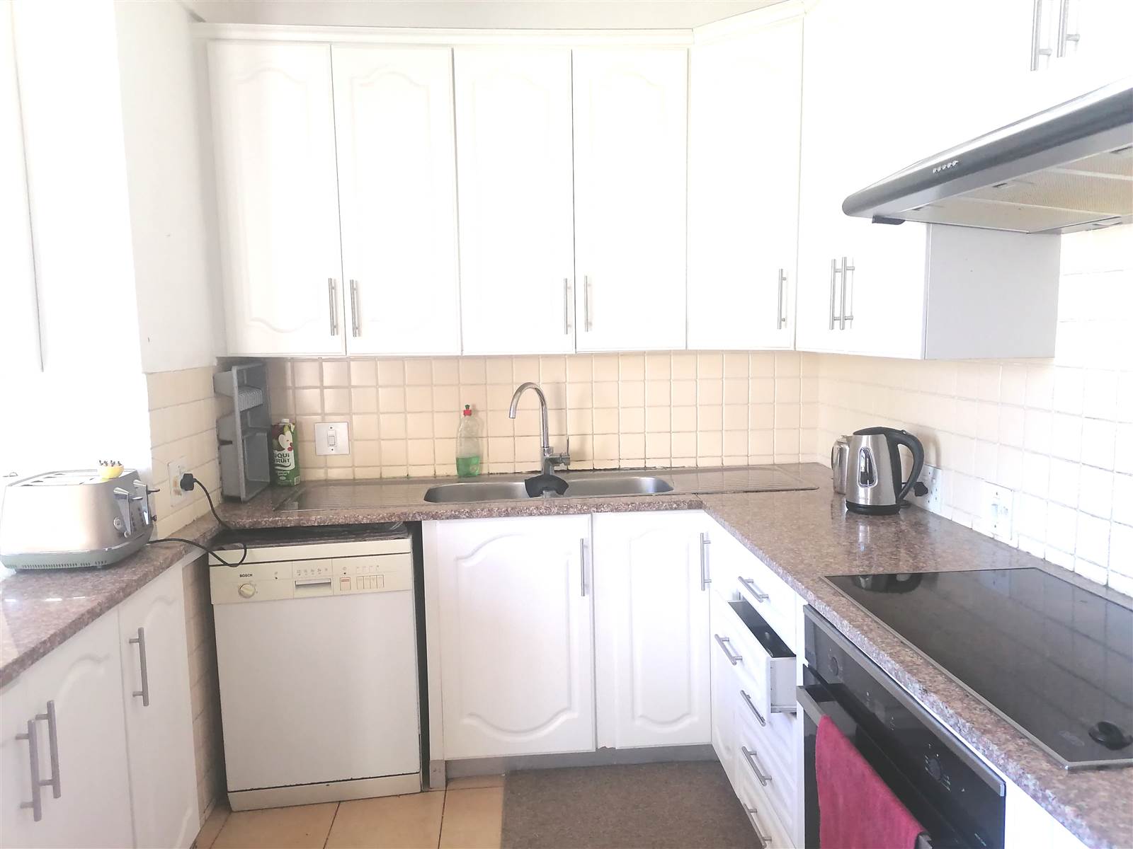 2 Bed Apartment in Musgrave photo number 22