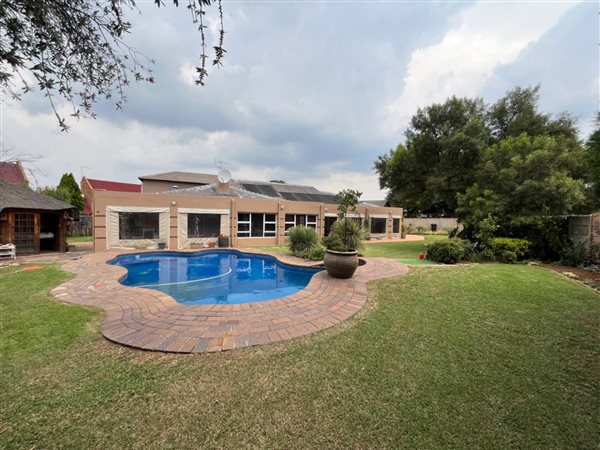 9 Bed House in Impala Park