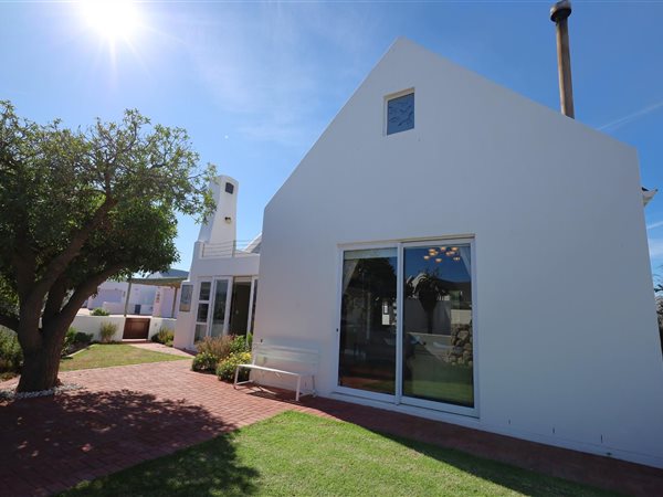 4 Bedroom House 4 Bedroom House