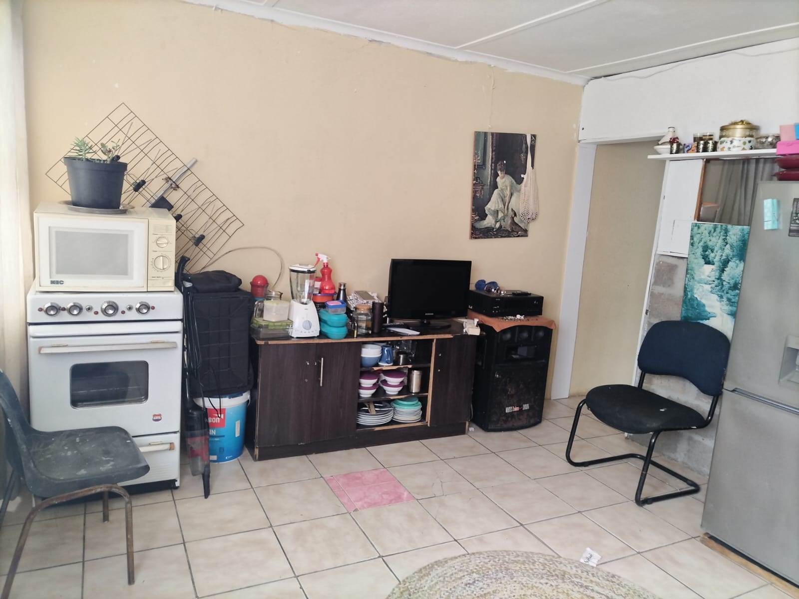 2 Bed House in Mfuleni photo number 2