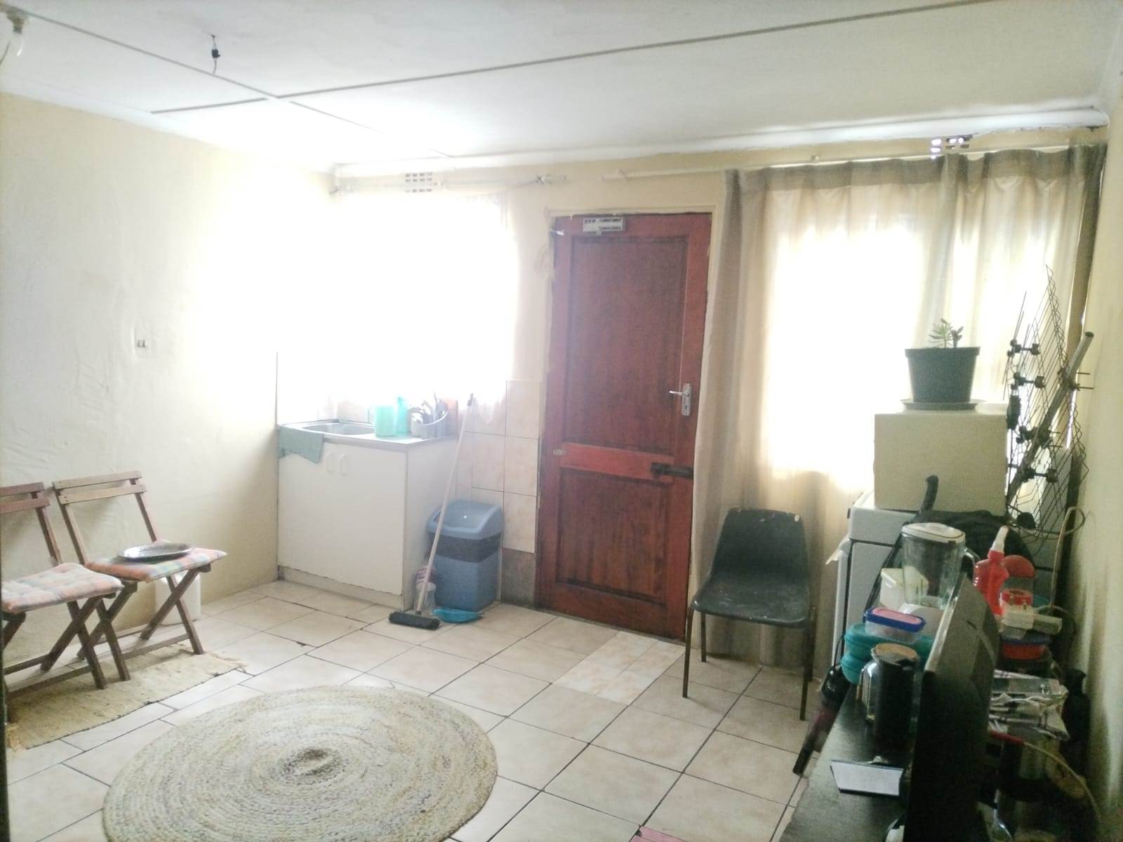 2 Bed House in Mfuleni photo number 5