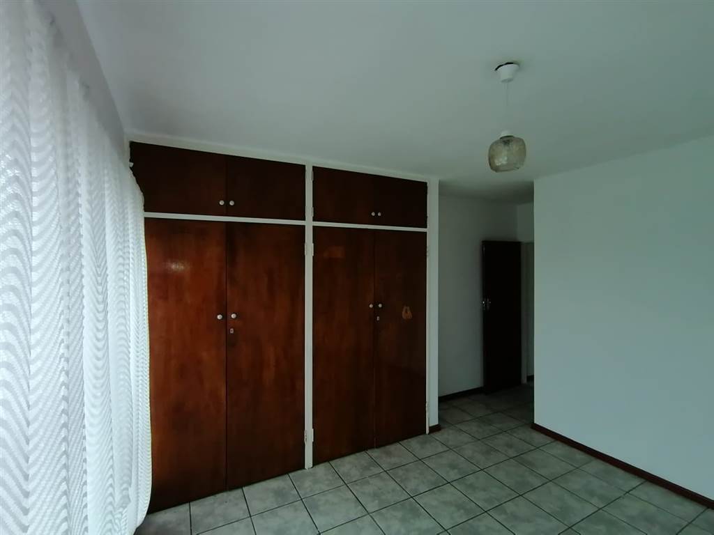 3 Bed Flat in Vereeniging Central photo number 6