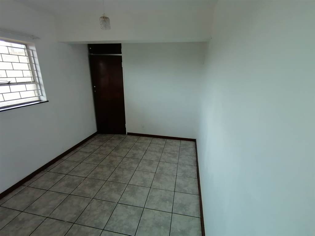3 Bed Flat in Vereeniging Central photo number 5