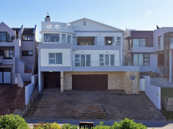 4 Bedroom House 4 Bedroom House