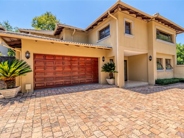 2 Bed Cluster in Bryanston East