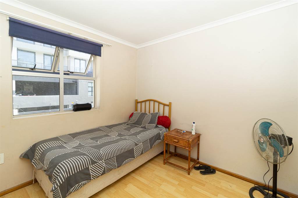2 Bed Apartment in Observatory photo number 11