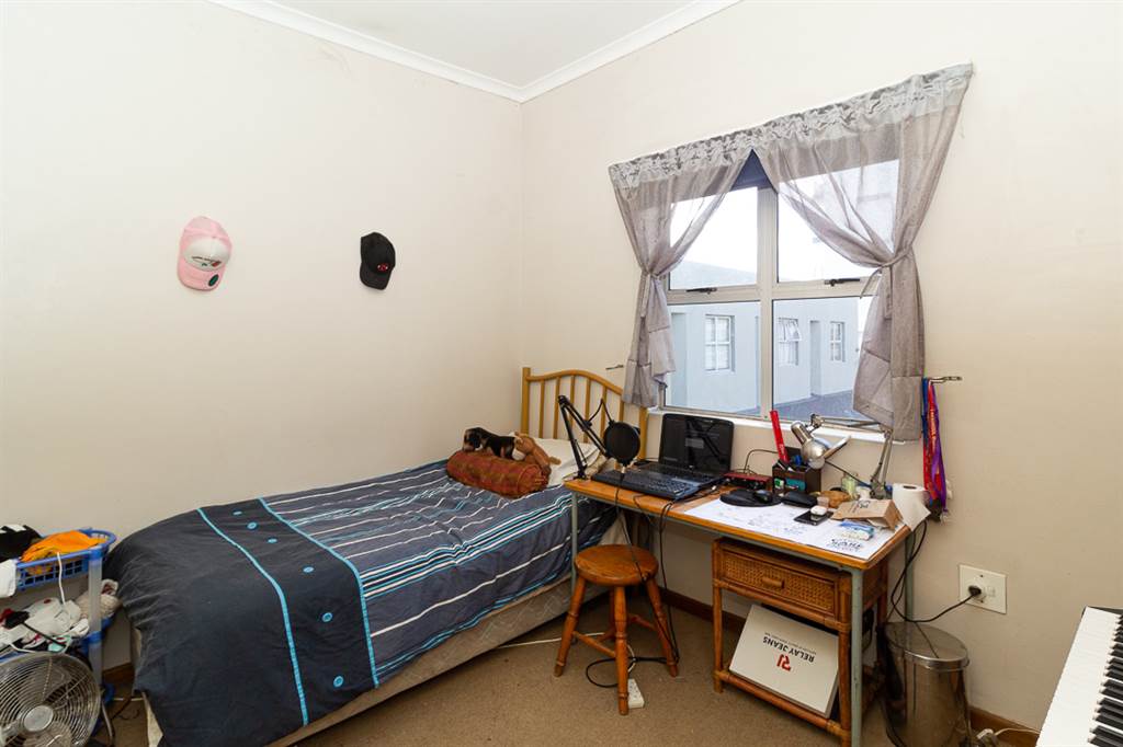 2 Bed Apartment in Observatory photo number 6