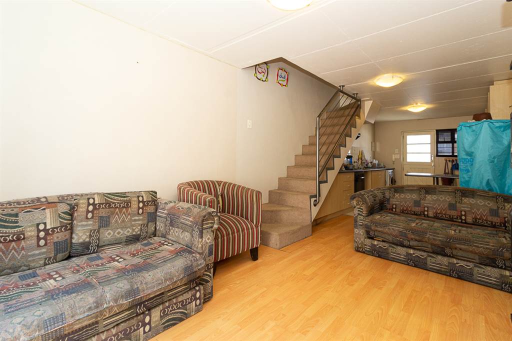 2 Bed Apartment in Observatory photo number 5