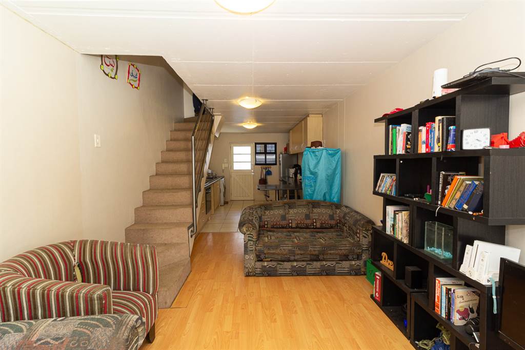 2 Bed Apartment in Observatory photo number 3