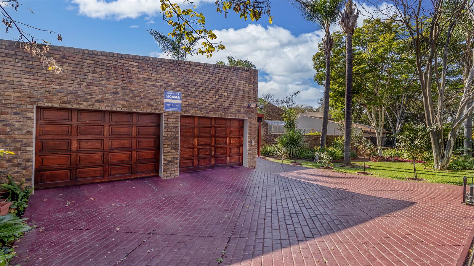 4 Bed House in Garsfontein photo number 30