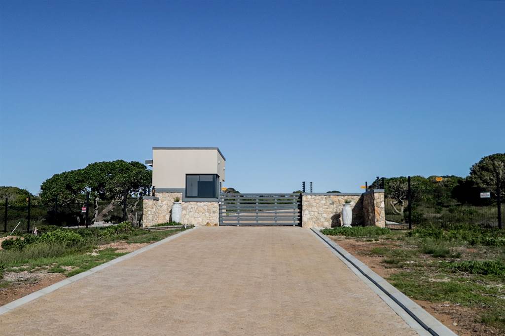 1052 m² Land available in Stilbaai photo number 11