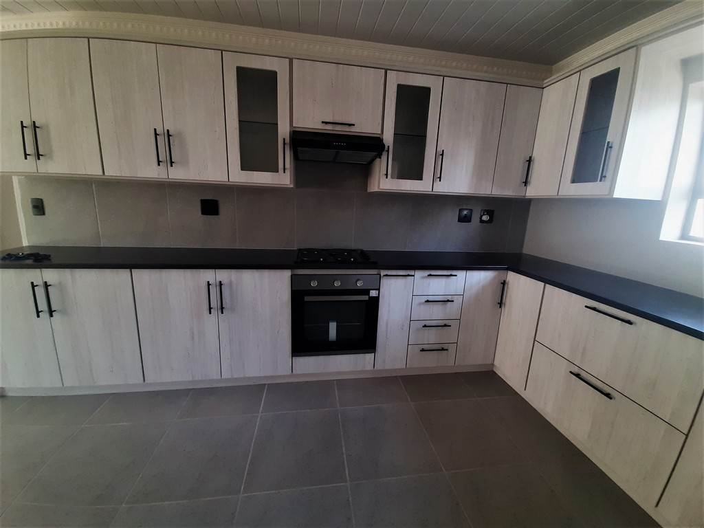 3 Bed House in Bredasdorp photo number 17