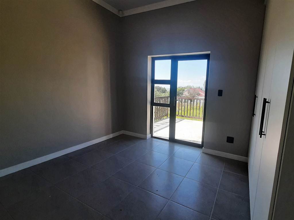 3 Bed House in Bredasdorp photo number 8