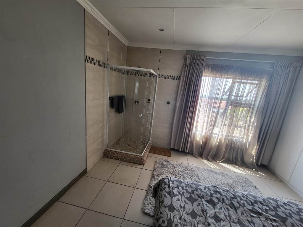 4 Bed House in Tlhabane photo number 23