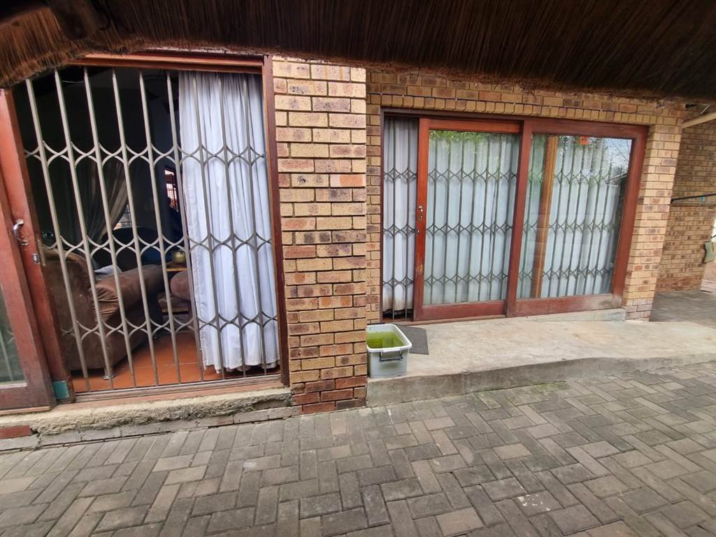 2 Bed House in Bo Dorp photo number 6