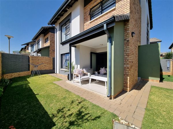 3 Bedroom Duplex 3 Bedroom Duplex