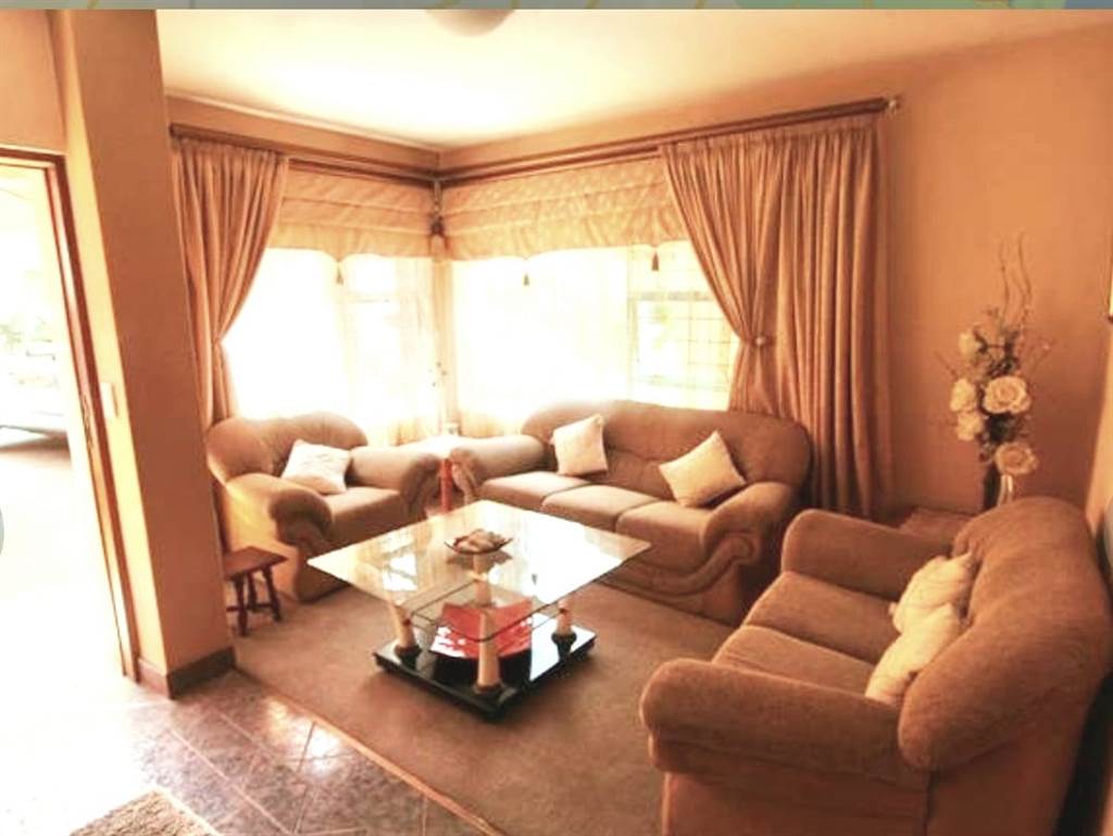 2 Bed House in Kungwini Country Estate photo number 2