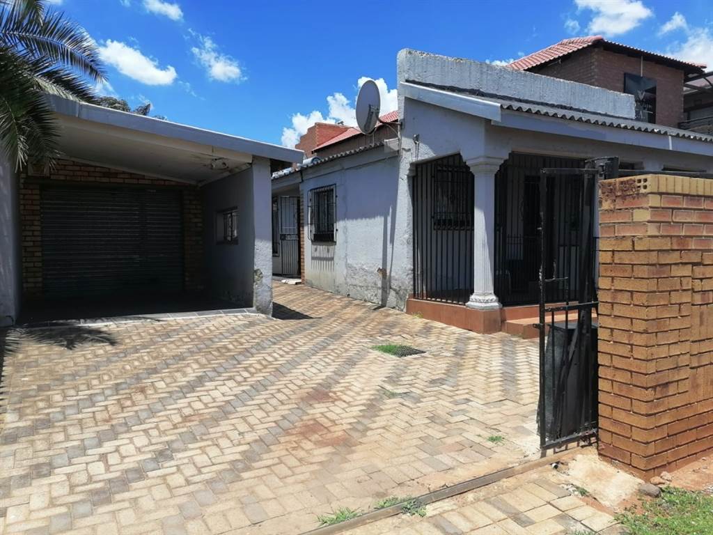 3 Bed House in Lenasia photo number 22