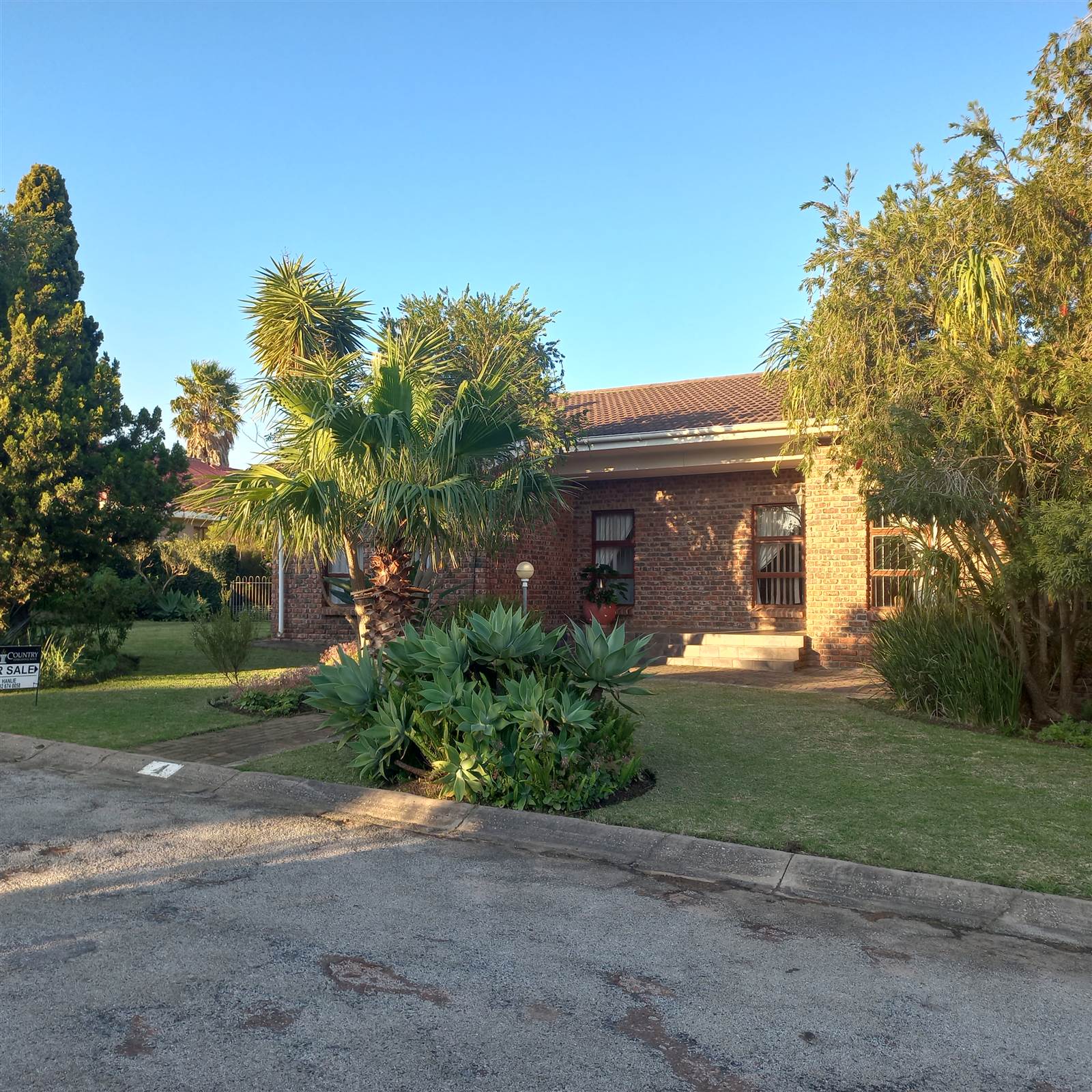 4 Bed House in Boskloof photo number 1