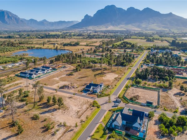 890 m² Land available in Pearl Valley
